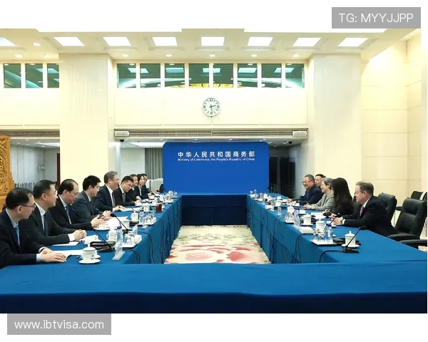 西里亚拒联丰特预留退路争主席 西里亚拒联丰特预留退路争主席